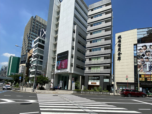 【東京 北青山】「からだのことなら」は、肌・髪・体・心の悩みの改善に「丁寧に寄り添う」メディカル系ケア専門院です。肌質改善・加齢肌対策・薄毛・抜け毛をはじめ、体調不良・痛みなどでお悩みなら1度ご来院下さい。ヒト由来幹細胞と植物由来幹細胞のリアボーテクレアスキン・グランスキン化粧品正規販売代理店