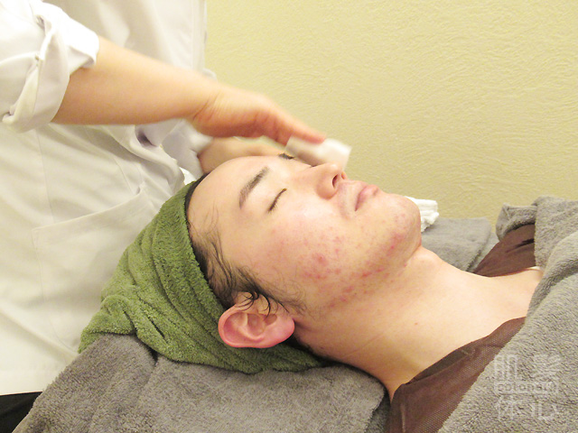 本気のメンズ美容フェイシャルサロンをお探しなら、東京 からだのことならへ｜男性の乾燥肌・ニキビ肌・カミソリ負け・テカリ肌・ザラザラ肌・薄毛の悩みの改善に「ヒト幹細胞と植物幹細胞による」メディカル系フェイシャルエステケア