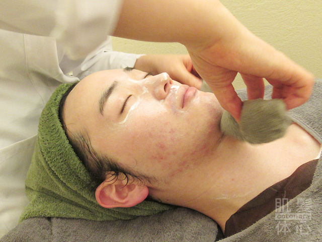 本気のメンズ美容フェイシャルサロンをお探しなら、東京 からだのことならへ｜男性の乾燥肌・ニキビ肌・カミソリ負け・テカリ肌・ザラザラ肌・薄毛の悩みの改善に「ヒト幹細胞と植物幹細胞による」メディカル系フェイシャルエステケア