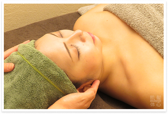 丁寧な施術｜からだのことなら【リアボーテ正規取扱販売店 ビューティースキンラボ AnnaCarna】｜クレアスキン化粧品・グランスキン化粧品・シェリースキン・エキスパートローション・アコライム・リアムールのご購入はこちらから｜口コミ・効果・使い方・通販ネットショップ