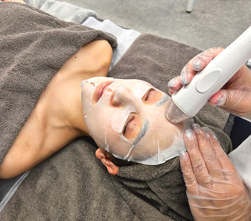 iPS BioCellCare AnnaCarna アンナカルナ【シミケア専科 プラズマ O:Celloオセロ 併設】 ≪高濃度ヒト幹細胞培養液/iPSフェイシャルエステサロン≫ 肌質改善☆年齢肌☆小顔矯正☆シミ取り専門◆シミ取り放題×プラズマミストシャワーコースが人気◆芸能人ご用達コスメ「リアボーテ」正規取扱店◆リアボーテクレアスキン化粧品・リアボーテグランスキン化粧品・リアボーテシェリースキン化粧品・エキスパートローション・リアムール・健美草｜口コミ・効果・使い方・ビフォーアフター・動画・写真・方法・通販・ネット販売・対象外商品★港区 南青山 銀座線 外苑前駅★青山一丁目駅★個室完備